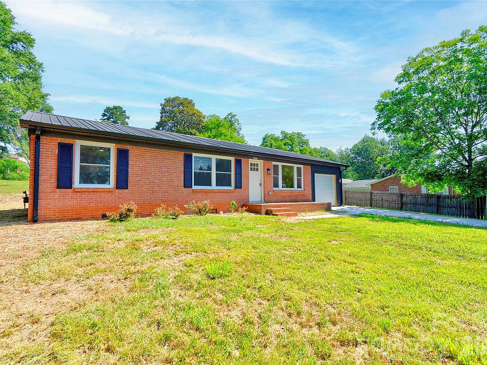 1st image of 2994 Lutz Blvd