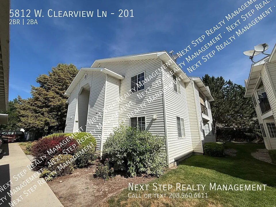 5812 W Clearview Ln #201
