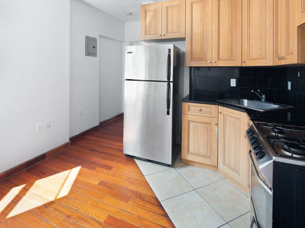 495 9th Ave APT 2C
