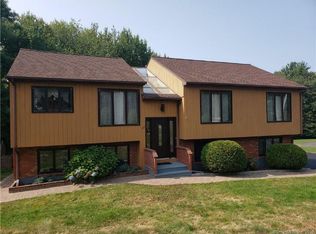 111 Uconn Dr, Bristol, CT 06010