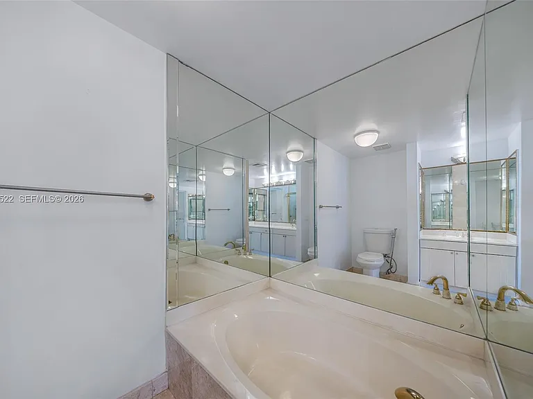 3610 Yacht Club Dr #1016 — Photo 27