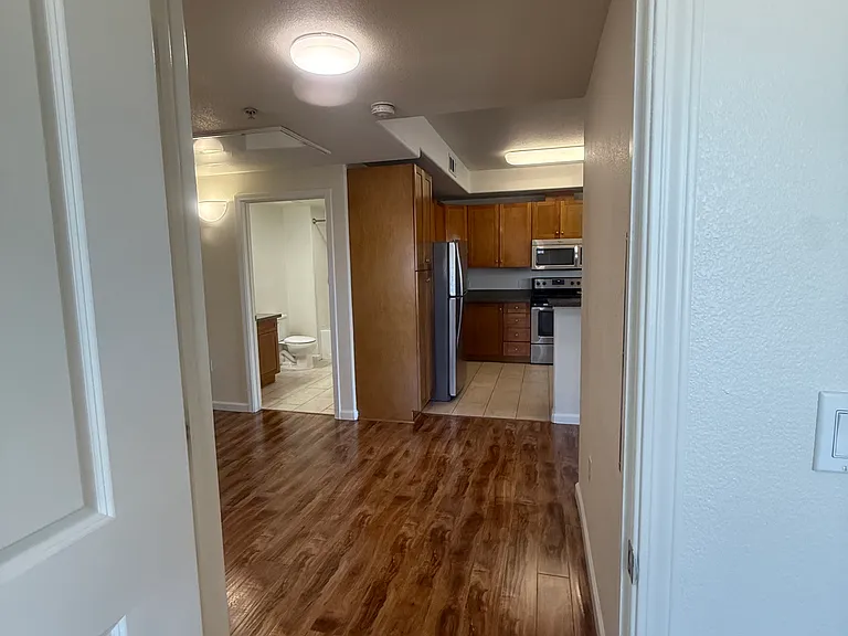 Diamond Creek Condominiums/ Apartments — Photo 14