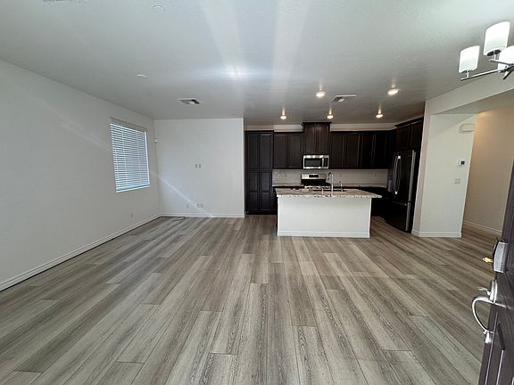 4th image of 20 Barbara Ln #62