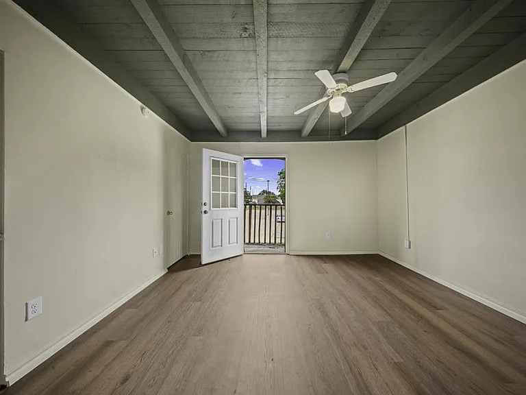 208 E Starr Ave #1 — Photo 8