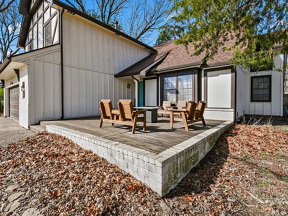3rd image of 1455 S Oakmont Avenue