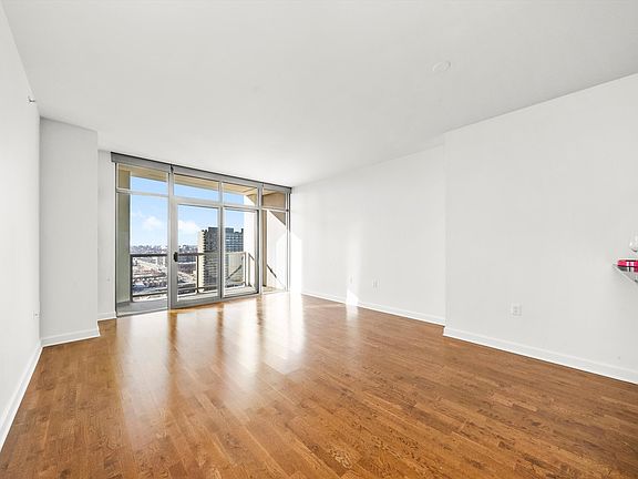 3rd image of 1235 S Prairie Ave APT 2406