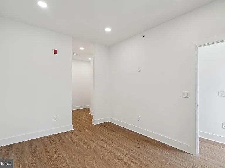 528 W Berks St #1 — Photo 19
