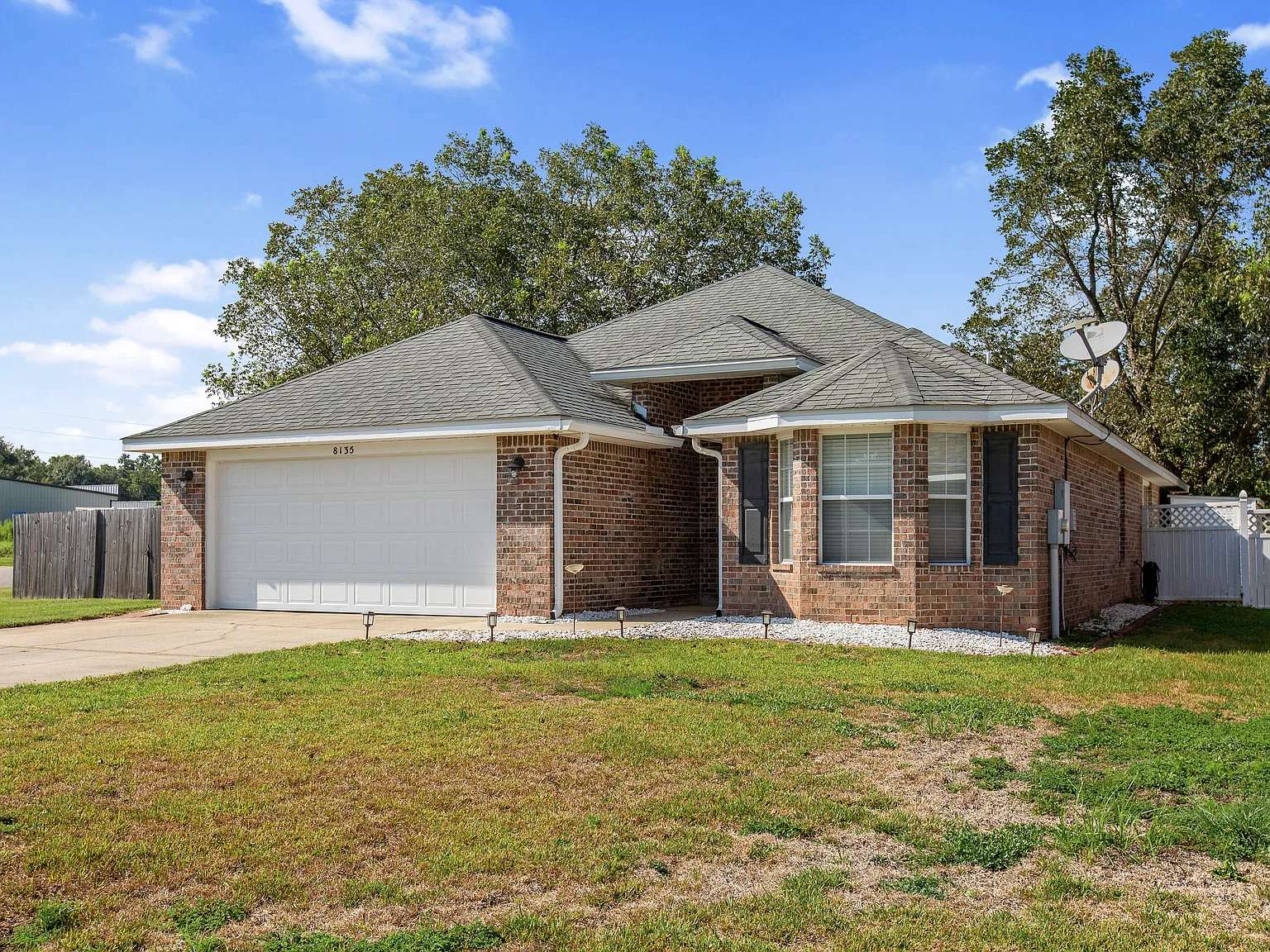 8135 Pecan Ct — Photo 1
