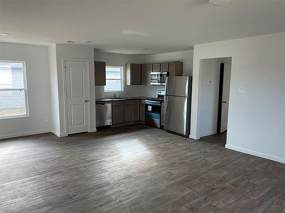2nd image of 346 Road 5138