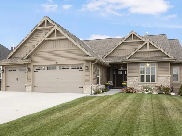 626 Mary WAY, Slinger, WI 53086