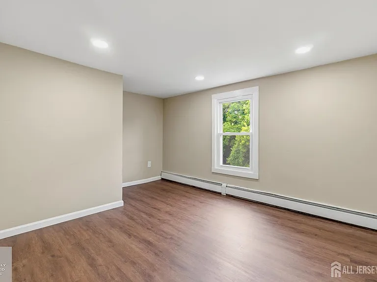 1648 Essex St #2 — Photo 15