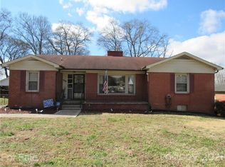 308 Rhyne St, Lincolnton, NC 28092
