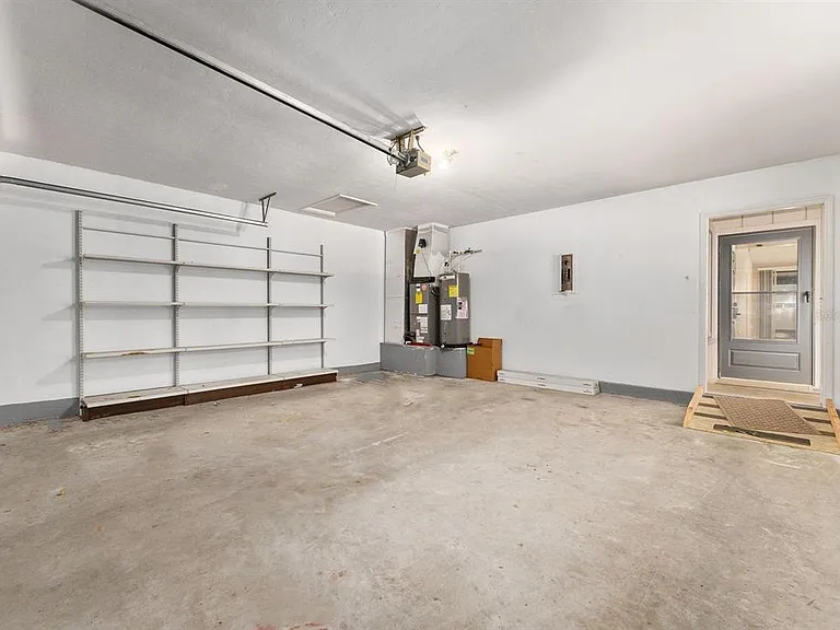 3725 NW 58th Pl — Photo 17