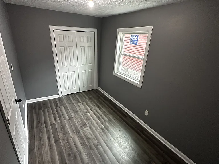 1115 Oglesby St — Photo 10