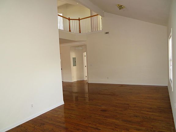 5th image of 8822 Fairview Blf