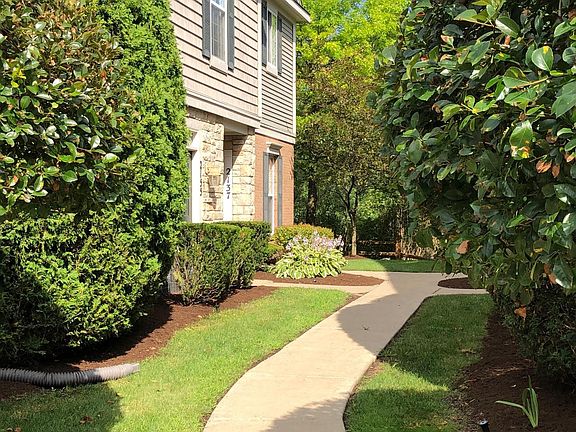 2nd image of 2137 Pinecroft Dr