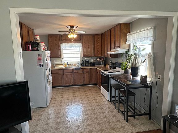 5th image of 613 N Congress St