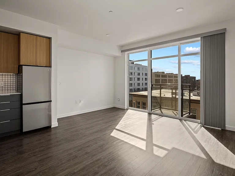101 Broadway, Live Here, Go Anywhere — Photo 35