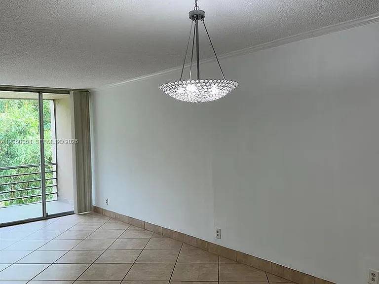 9410 Live Oak Pl #305 — Photo 6