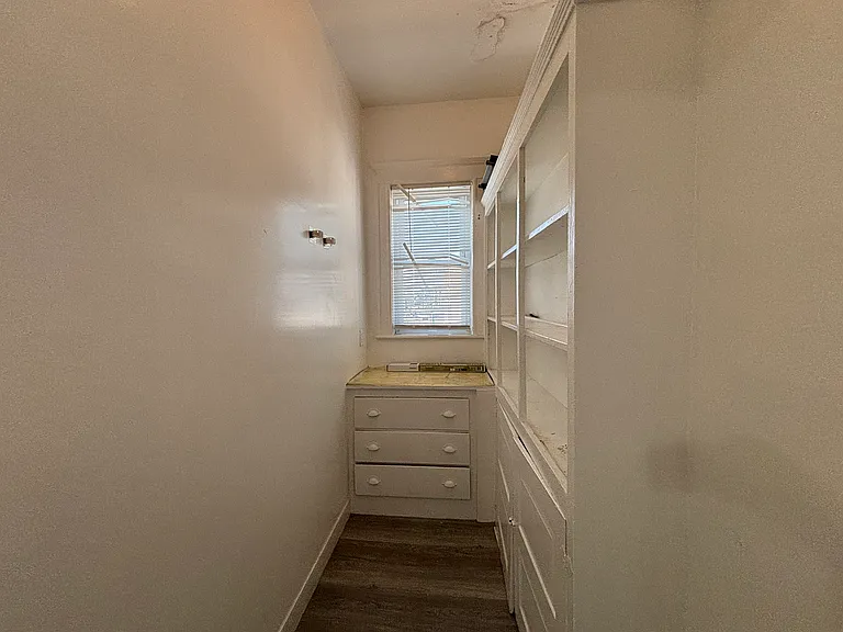 1080-1082 N Shore Rd #2 — Photo 9