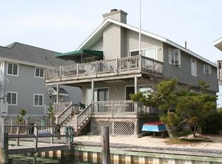 408 7th St, Avalon, NJ 08202
