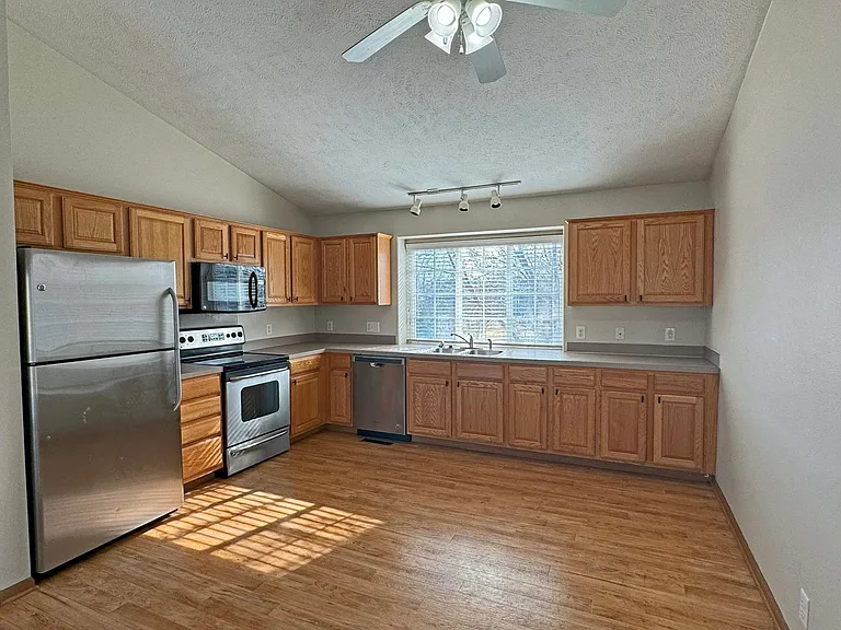 4332 N Hws Cleveland Blvd — Photo 6