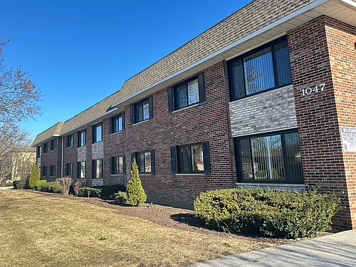 1045 S Evergreen Ave #204 Photo 1