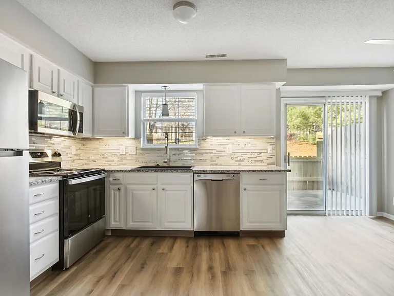 Chestnut Heights Townhomes — Photo 45