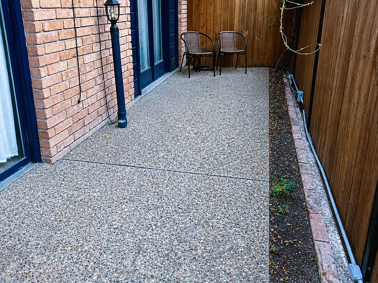 Private entrance/patio