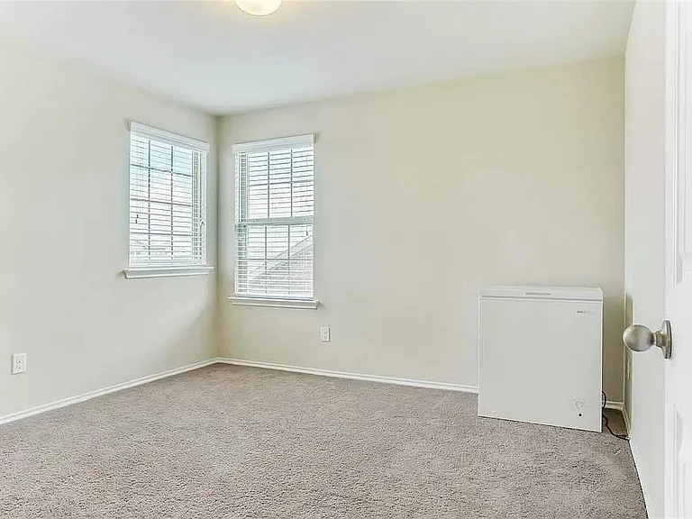 1402 Bent Grass Dr — Photo 18