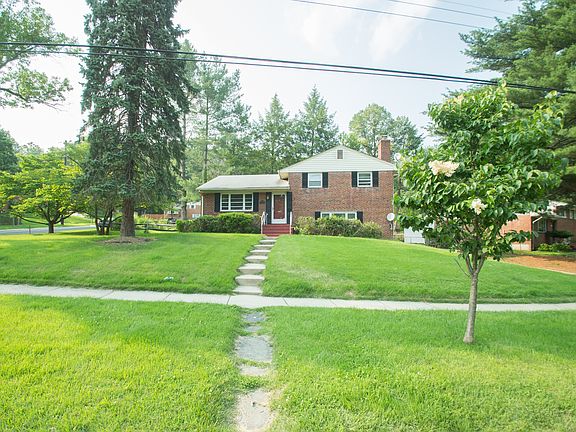 2nd image of 12220 Hunters Ln