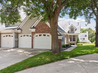 4267 Pond View Ct, White Bear Township, MN 55110