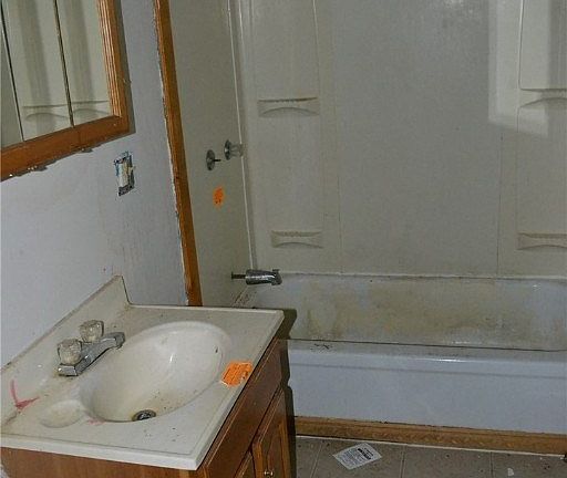 3rd image of 57 Ryan St