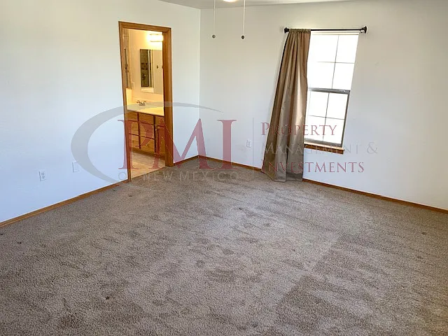 2229 Santa Ana — Photo 14