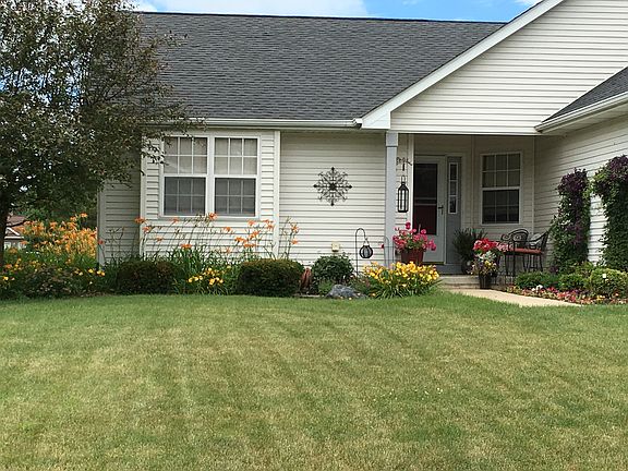 3rd image of N1553 Breckenridge Dr