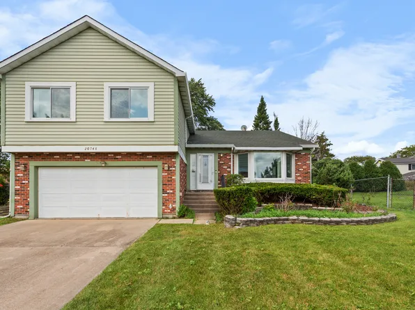 20748 S Humboldt Dr, Frankfort, IL 60423