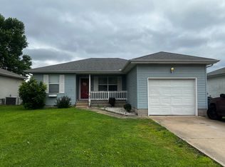 615 Valley View Dr, Carl Junction, MO 64834