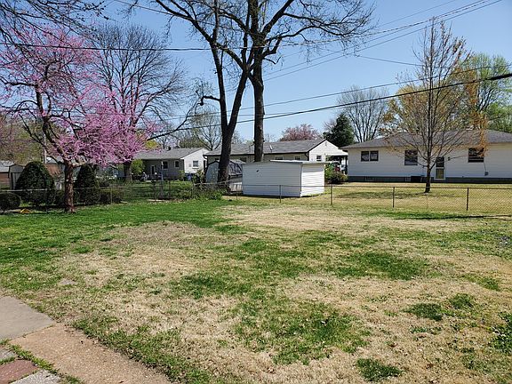 3rd image of 8 Radford Dr