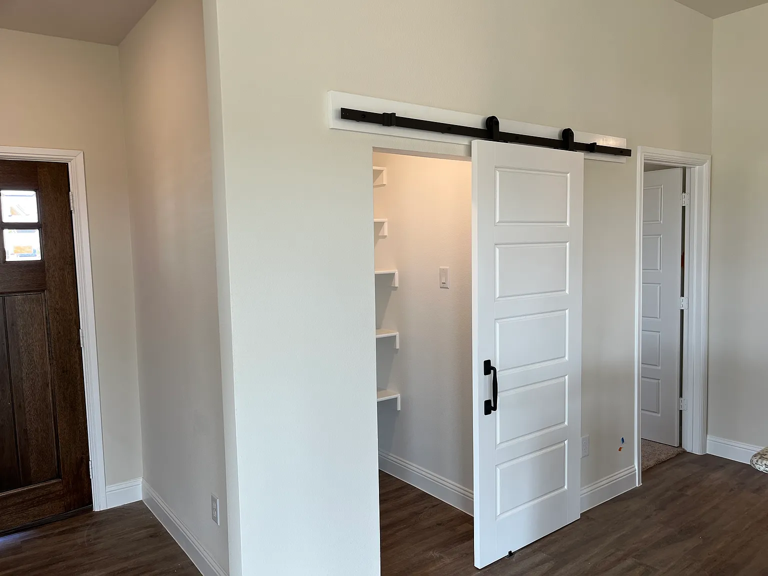 3 bed, 1812 sqft, $2,450 — Photo 3