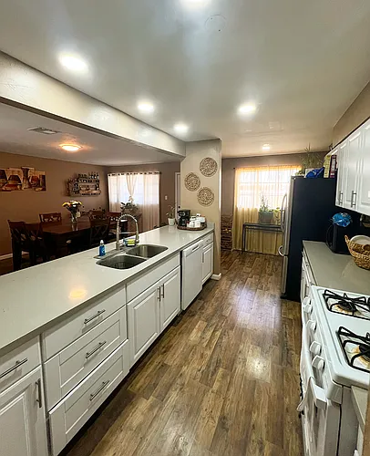 2979 S Ivy Ln Photo 1