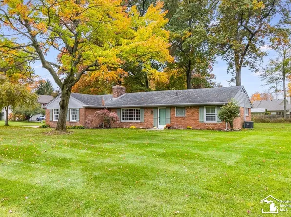 3560 Springdale Dr, Lambertville, MI 48144