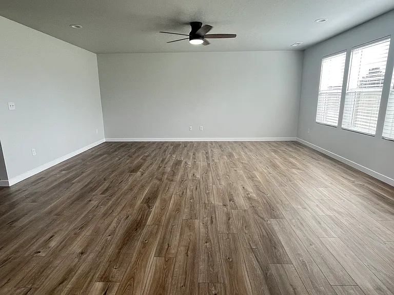 6285 W Karpathos St — Photo 31