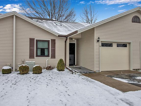 3rd image of 6 N Pointe Dr