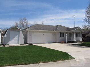 425 Meadow Ln, Carroll, IA 51401