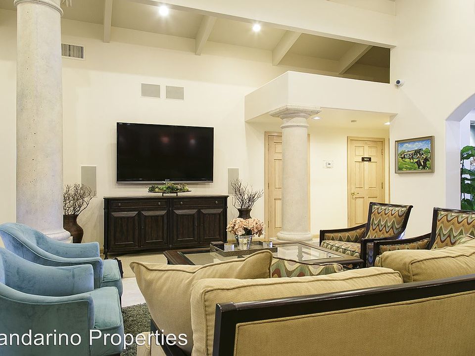 1st image of 334 Por La Mar Cir