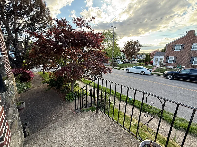 Lovely neighborhood (from front door)