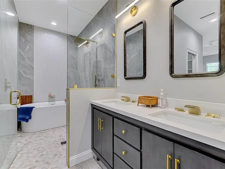 2129 Lorraine Dr — Photo 21
