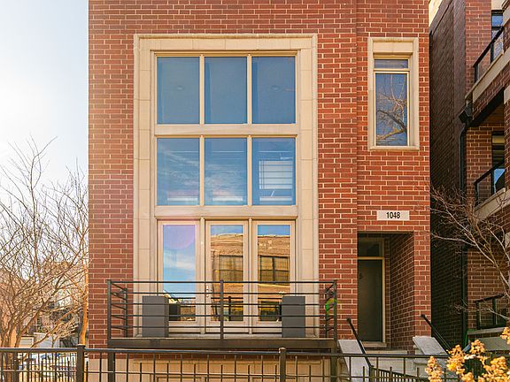 2nd image of 1048 N Paulina St APT 3