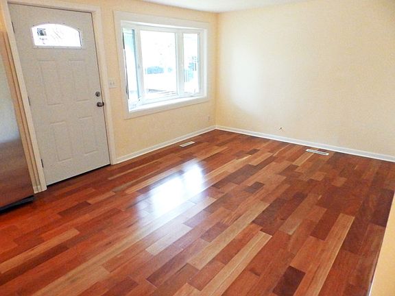 5th image of 140 Toro Cir