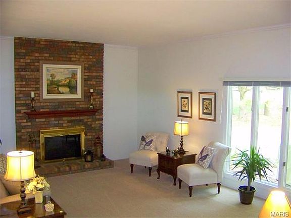 4th image of 578 Rolling Glen Ln
